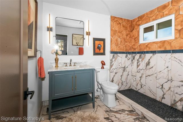 16615 Walcliff Drive, Clinton Township, MI 48035