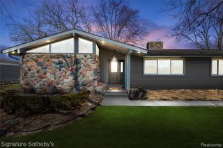 16615 Walcliff Drive, Clinton Township, MI 48035