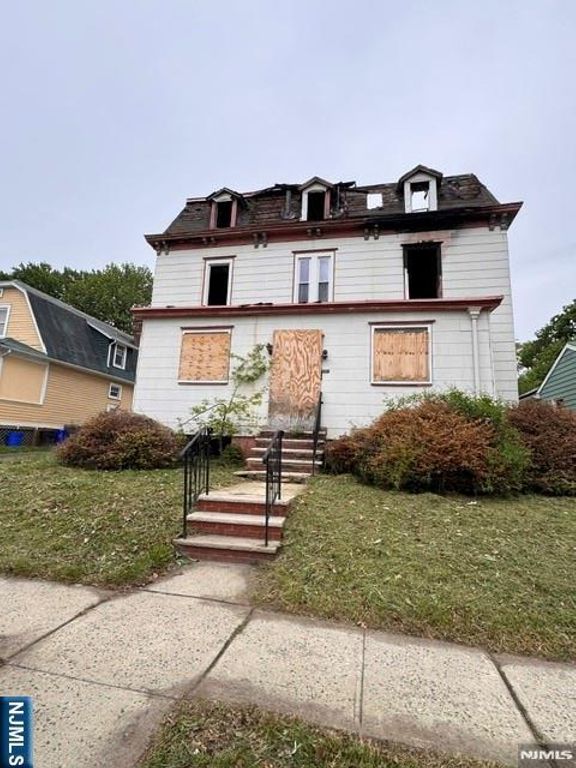 17 Westcott Street, East Orange, NJ 07017