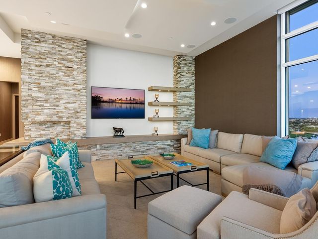 655 LONGBOAT CLUB ROAD 1PH, Longboat Key, FL 34228