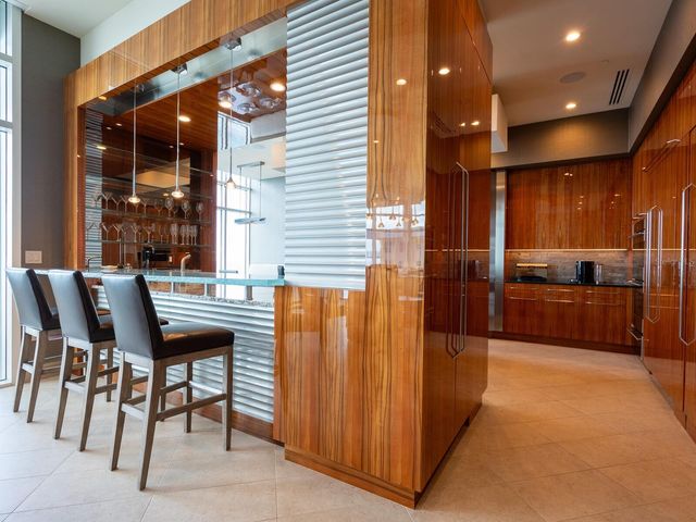 655 LONGBOAT CLUB ROAD 1PH, Longboat Key, FL 34228