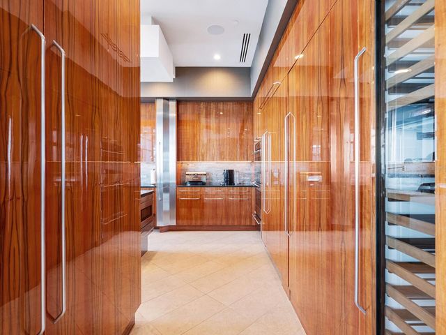 655 LONGBOAT CLUB ROAD 1PH, Longboat Key, FL 34228