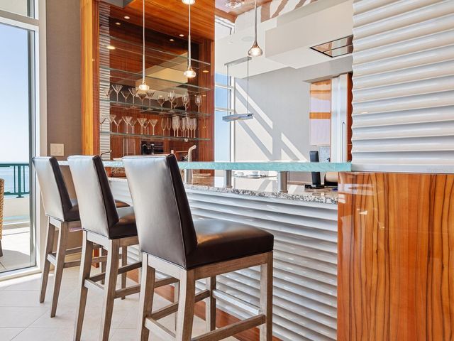 655 LONGBOAT CLUB ROAD 1PH, Longboat Key, FL 34228