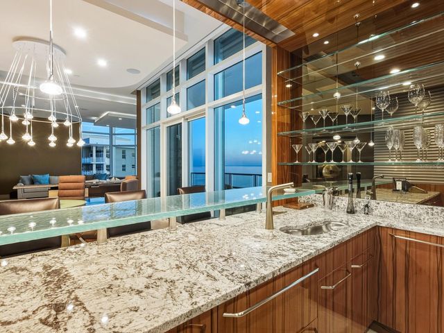 655 LONGBOAT CLUB ROAD 1PH, Longboat Key, FL 34228