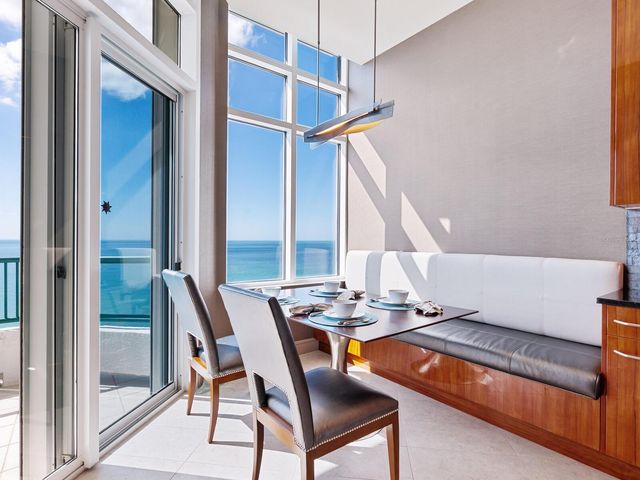 655 LONGBOAT CLUB ROAD 1PH, Longboat Key, FL 34228