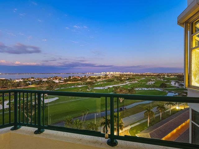 655 LONGBOAT CLUB ROAD 1PH, Longboat Key, FL 34228