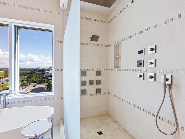 655 LONGBOAT CLUB ROAD 1PH, Longboat Key, FL 34228