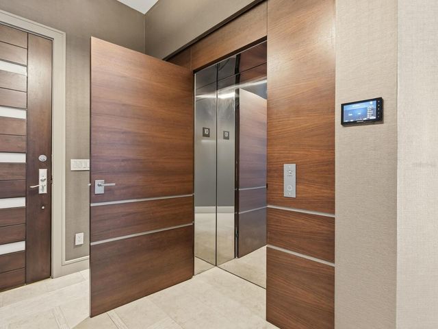 655 LONGBOAT CLUB ROAD 1PH, Longboat Key, FL 34228