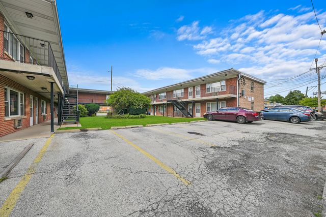 6606 Windsor Avenue 2H, Berwyn, IL 60402
