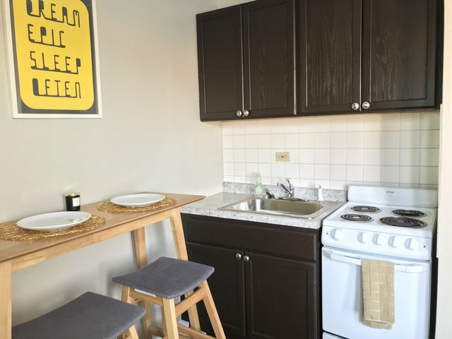 6606 Windsor Avenue 2H, Berwyn, IL 60402