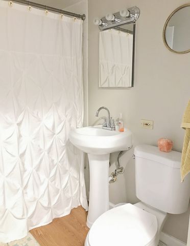 6606 Windsor Avenue 2H, Berwyn, IL 60402