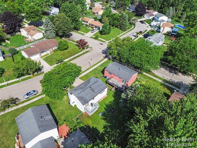 6007 Rockingham Drive, Lansing, MI 48911