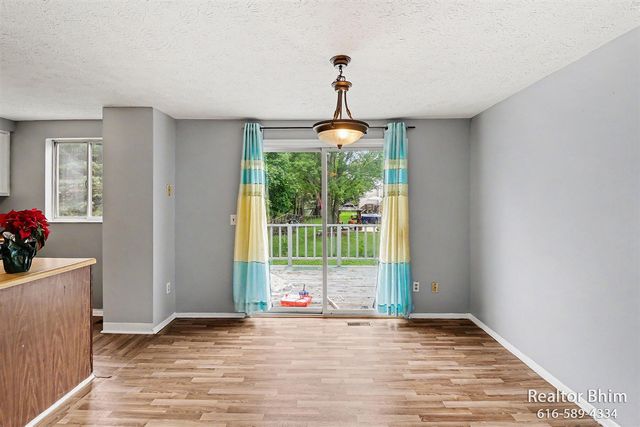 6007 Rockingham Drive, Lansing, MI 48911