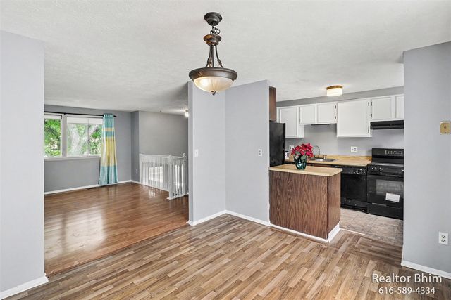 6007 Rockingham Drive, Lansing, MI 48911