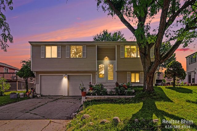 6007 Rockingham Drive, Lansing, MI 48911