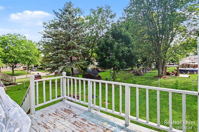6007 Rockingham Drive, Lansing, MI 48911