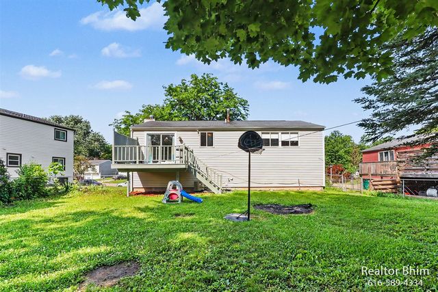 6007 Rockingham Drive, Lansing, MI 48911