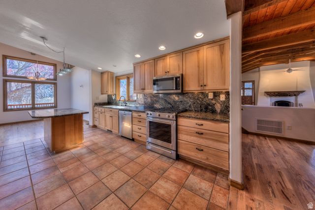 423 AMBER LN, Castle Valley, UT 84532