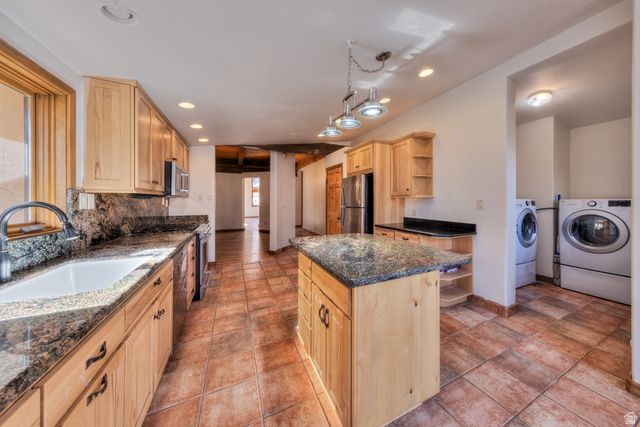 423 AMBER LN, Castle Valley, UT 84532