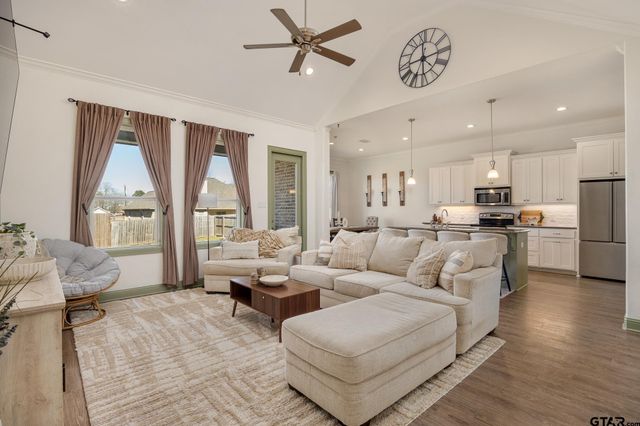 994 County Road 3504, Bullard, TX 75757