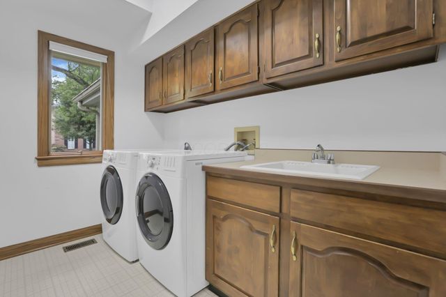 2252 Sedgwick Drive, Columbus, OH 43220