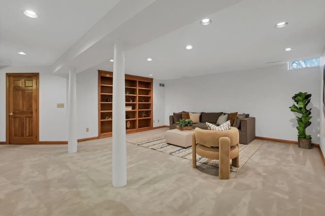 2252 Sedgwick Drive, Columbus, OH 43220