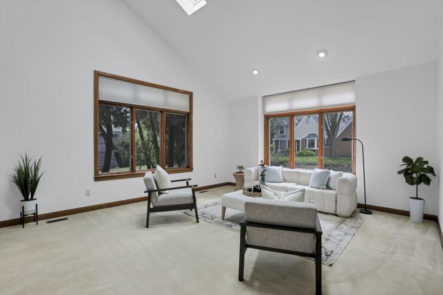 2252 Sedgwick Drive, Columbus, OH 43220