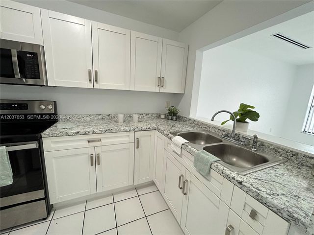 15332 SW 72nd St 6-22, Miami, FL 33193