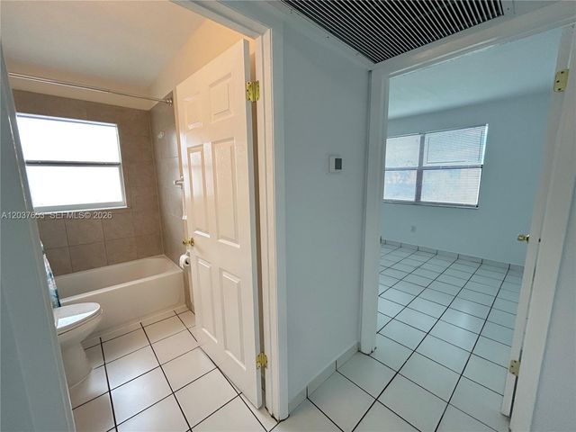 15332 SW 72nd St 6-22, Miami, FL 33193