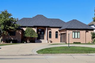 19915 Emerald Lane, Clinton Township, MI 48038
