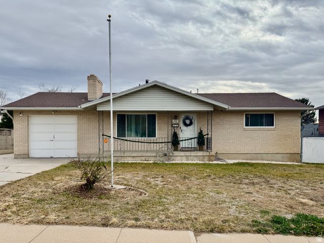 2581 W 5000 S, Roy, UT 84067