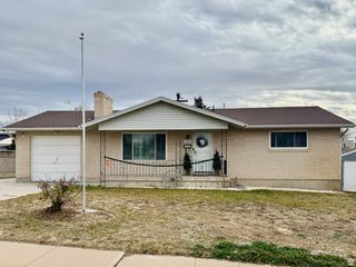 2581 W 5000 S, Roy, UT 84067