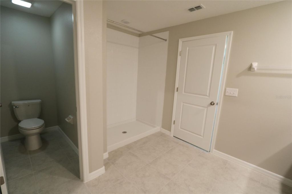 Image 13 of property listing at 7154 SAMUEL IVY DRIVE, Tampa, FL 33619