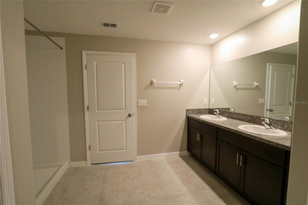 Image 14 of property listing at 7154 SAMUEL IVY DRIVE, Tampa, FL 33619