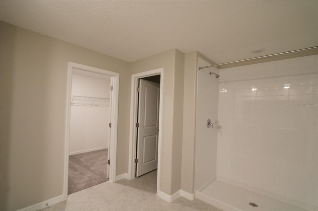 Image 10 of property listing at 7154 SAMUEL IVY DRIVE, Tampa, FL 33619