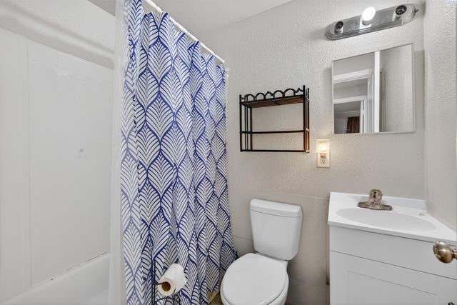 1713 N 10th Ave, Pasco, WA 99301