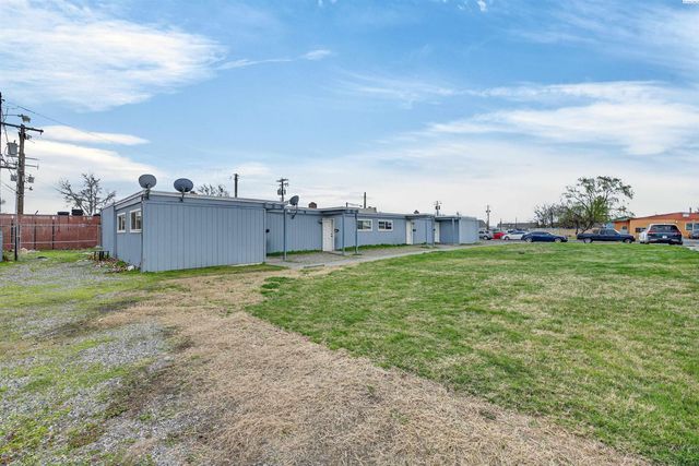 1713 N 10th Ave, Pasco, WA 99301