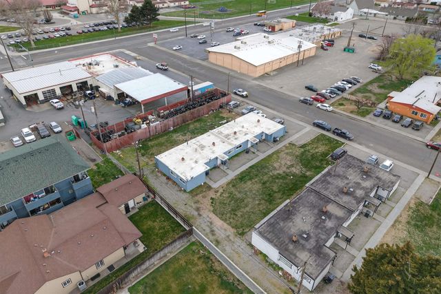 1713 N 10th Ave, Pasco, WA 99301