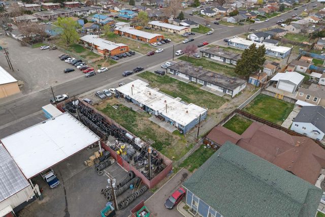 1713 N 10th Ave, Pasco, WA 99301