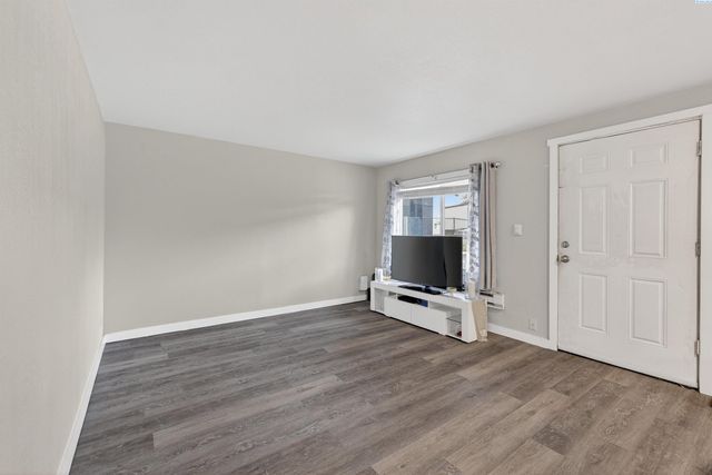 1713 N 10th Ave, Pasco, WA 99301