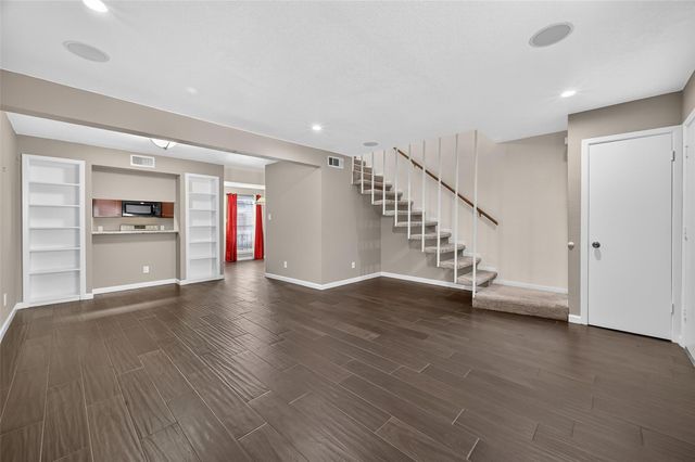 6111 Beverly Hill Street 28, Houston, TX 77057