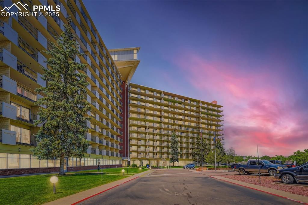 411 Lakewood Circle A202, Colorado Springs, CO 80910