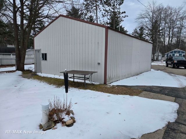 3837 S Pine Road, Billings Twp, MI 48612