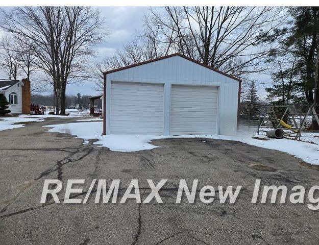 3837 S Pine Road, Billings Twp, MI 48612