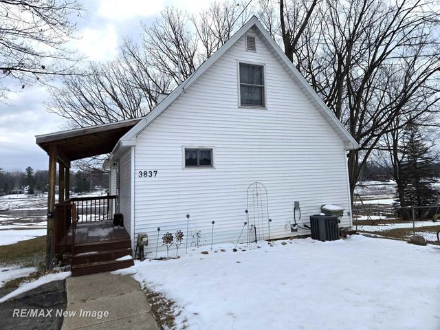 3837 S Pine Road, Billings Twp, MI 48612