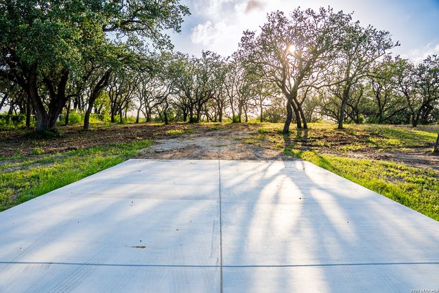 13117 N HWY 16, Poteet, TX 78065
