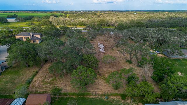 13117 N HWY 16, Poteet, TX 78065