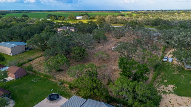 13117 N HWY 16, Poteet, TX 78065