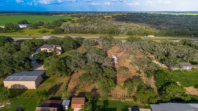 13117 N HWY 16, Poteet, TX 78065
