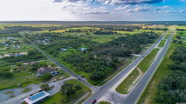 13117 N HWY 16, Poteet, TX 78065